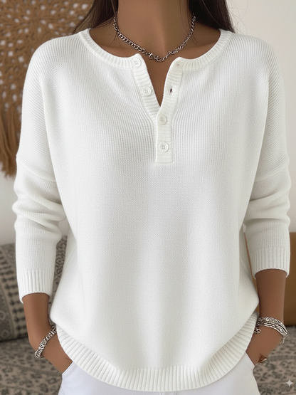 ALYRA™ Clara – Pull Ample à Encolure Boutonnée