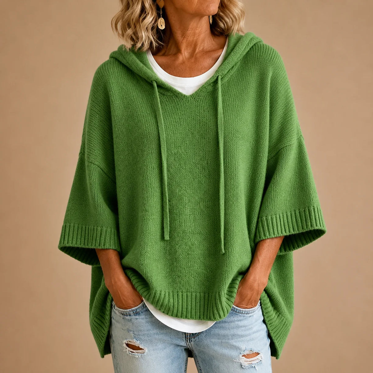 ALYRA™ Emma – Pull Poncho à Capuche